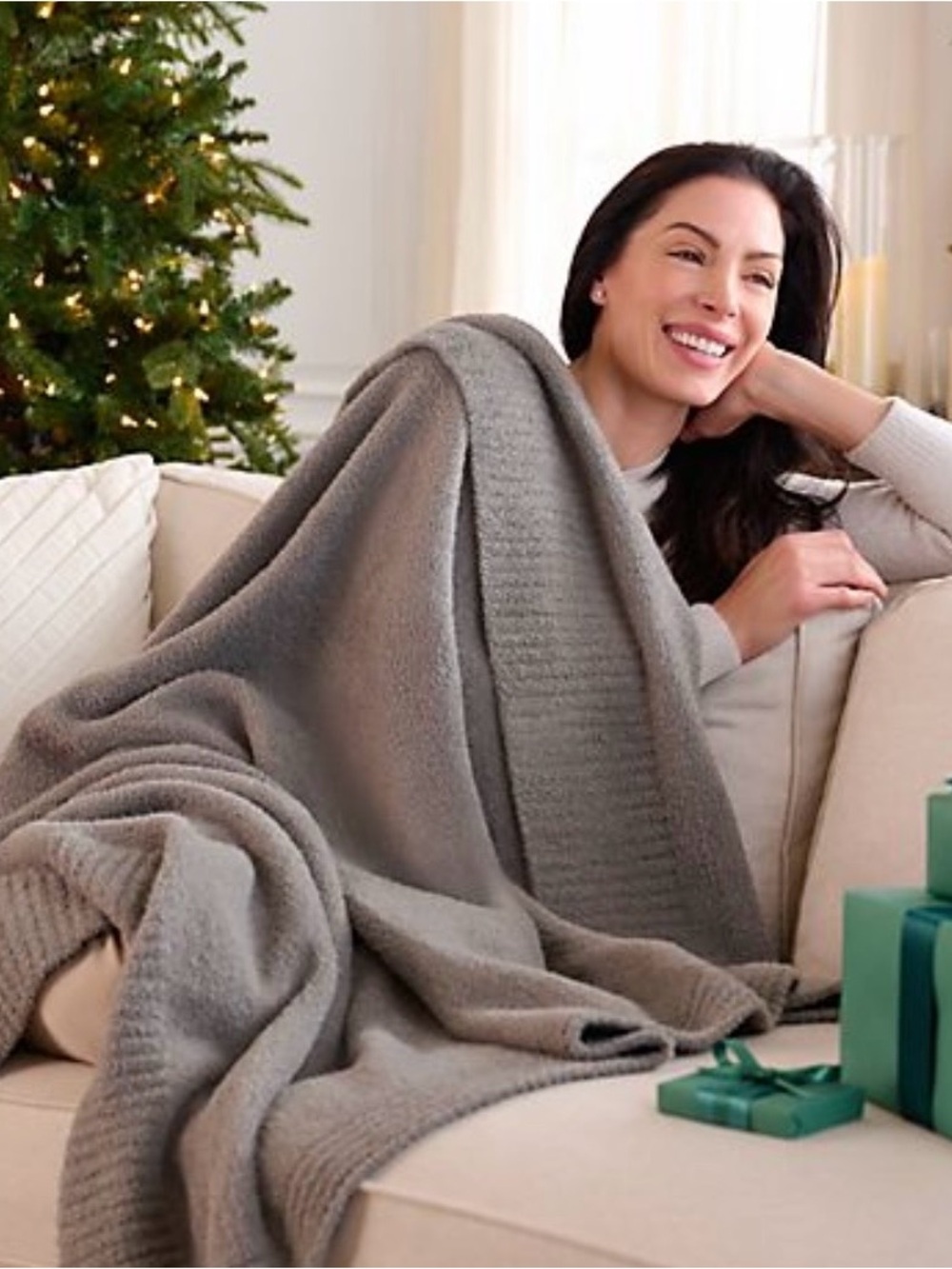 Barefoot Dreams CozyChic Stacked Rib Border Blanket in Carbon Black - Picture 9 of 9